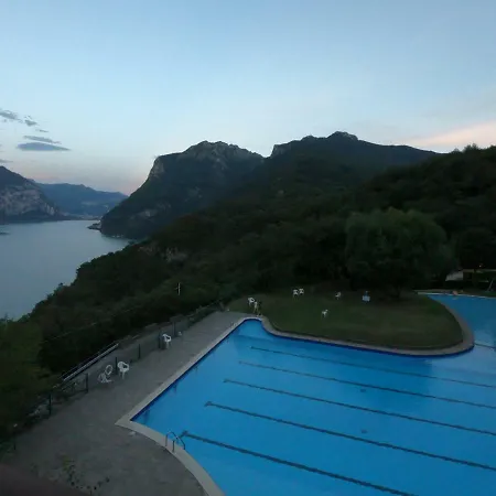 Kosmopolitan 公寓 *