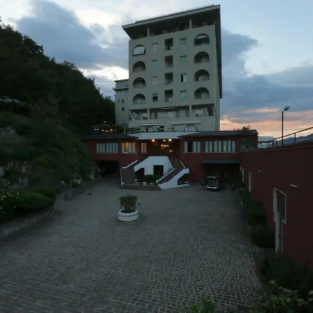 Kosmopolitan Valbrona